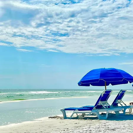 Beach Access Close To Walmart, Bowling,Skating And Game Room